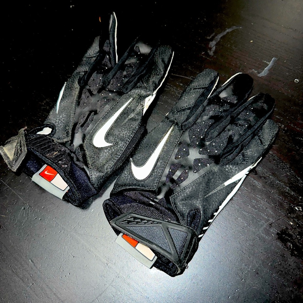 ❌SOLD❌ Nike football gloves